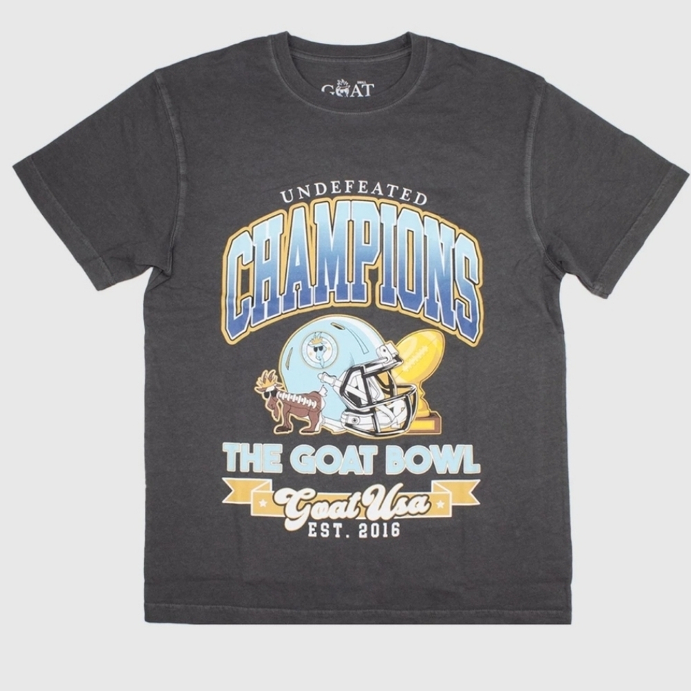 NWT Goat USA Graphic Undefeated Football T-Shirt Size Medium